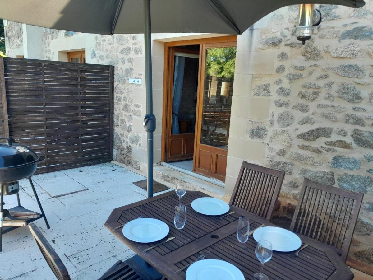 Character 2 Bed Cottage Within Walking Distance Of Bar/Restaurants Piégut-Pluviers エクステリア 写真